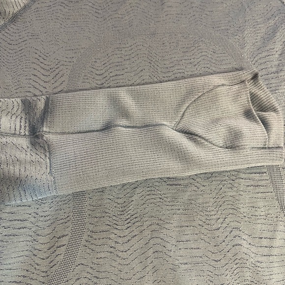 Lululemon women’s top size 0 long sleeve - Picture 7 of 8